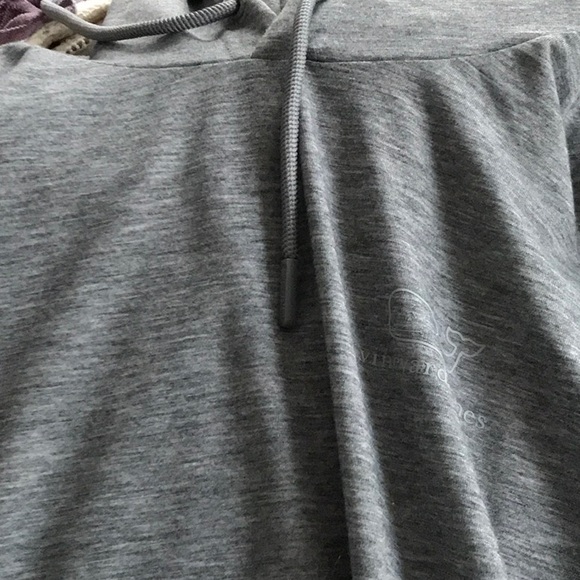 Great condition vineyard vines shirt - Picture 1 of 7